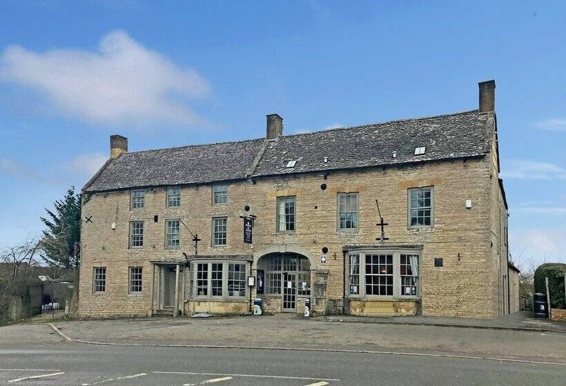 ホテル The Halford Bridge Inn