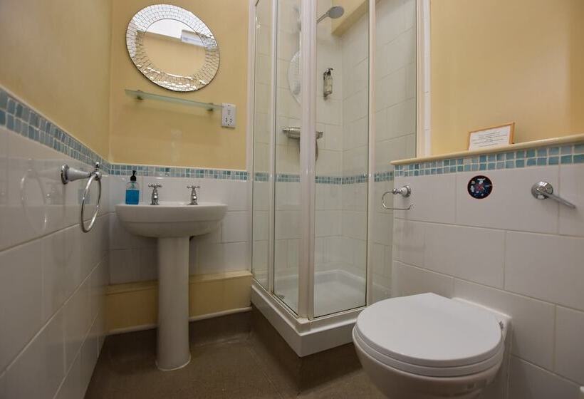 ホテル The Halford Bridge Inn