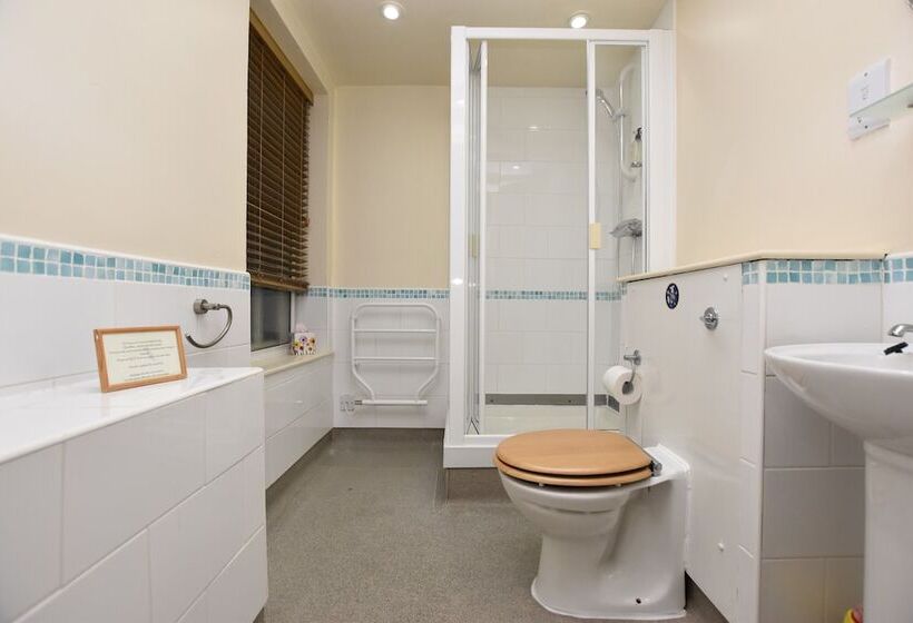 ホテル The Halford Bridge Inn