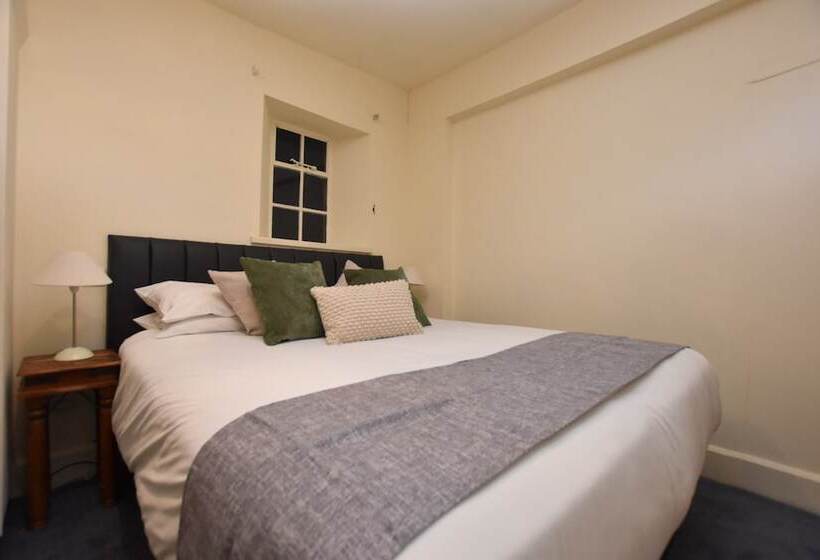 ホテル The Halford Bridge Inn