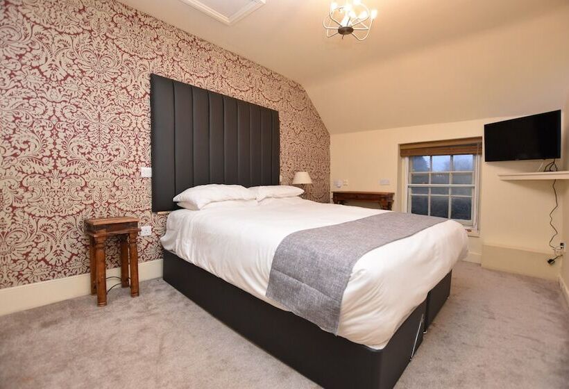 ホテル The Halford Bridge Inn