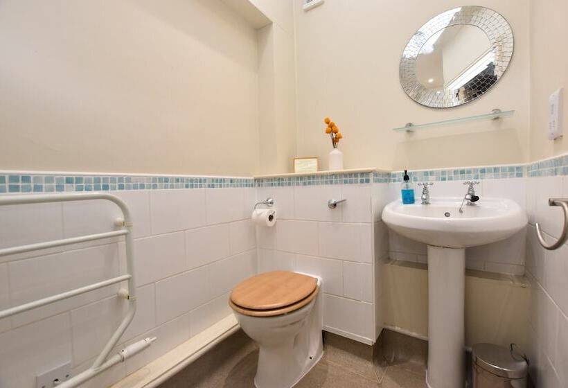 ホテル The Halford Bridge Inn