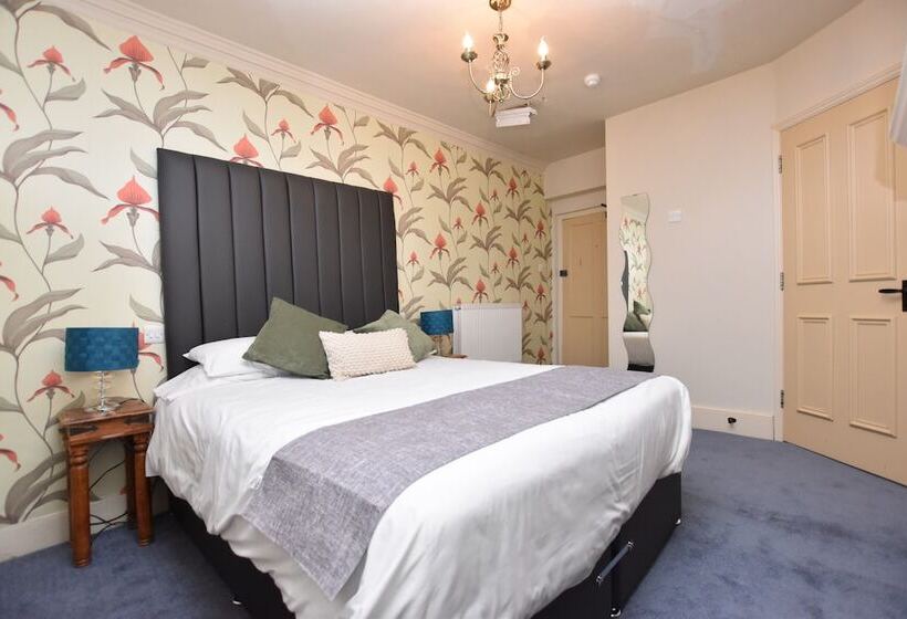 ホテル The Halford Bridge Inn