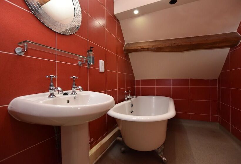 ホテル The Halford Bridge Inn