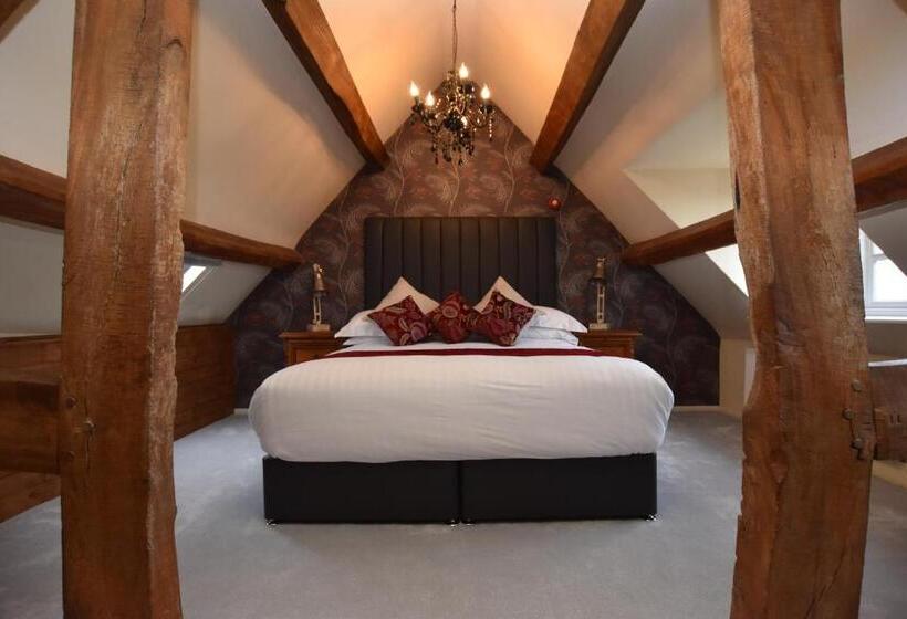 ホテル The Halford Bridge Inn