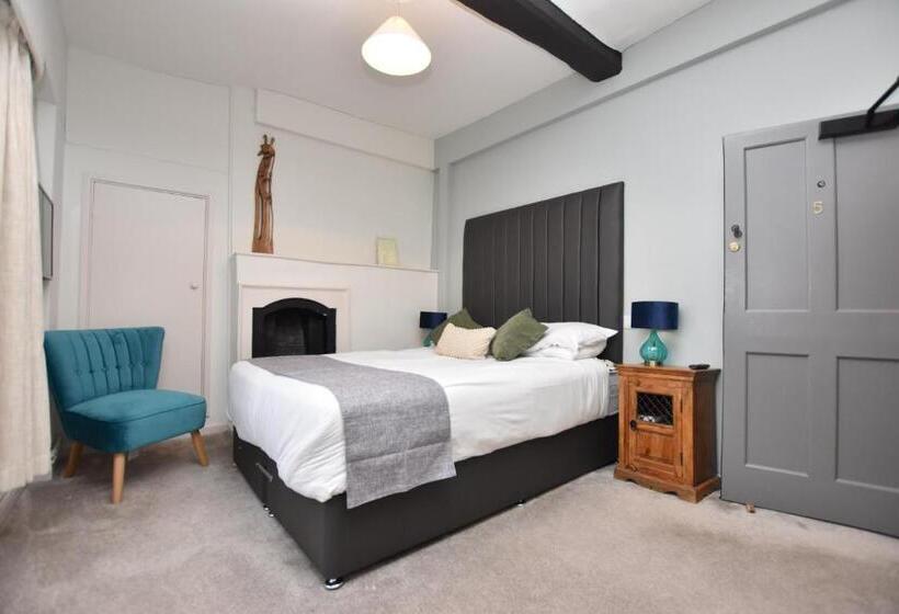 ホテル The Halford Bridge Inn