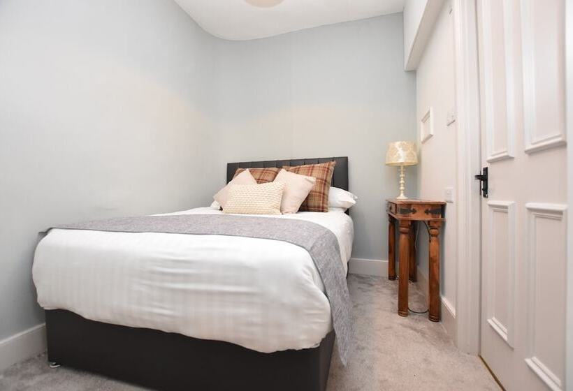 ホテル The Halford Bridge Inn