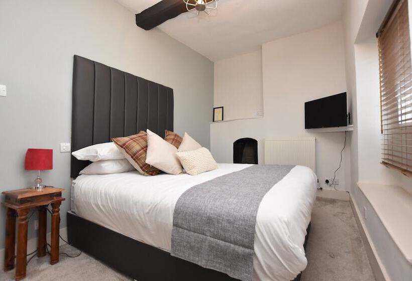 ホテル The Halford Bridge Inn