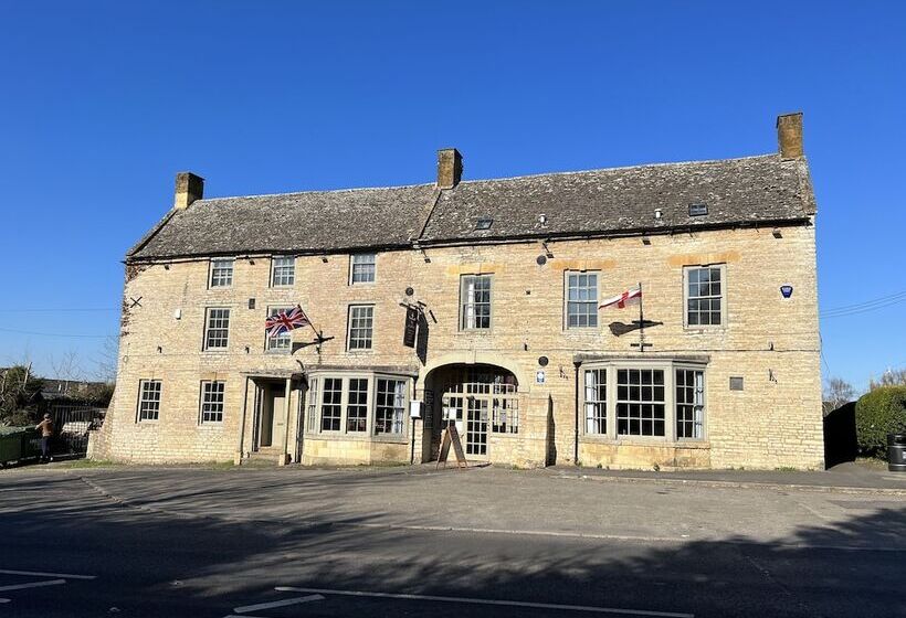 ホテル The Halford Bridge Inn