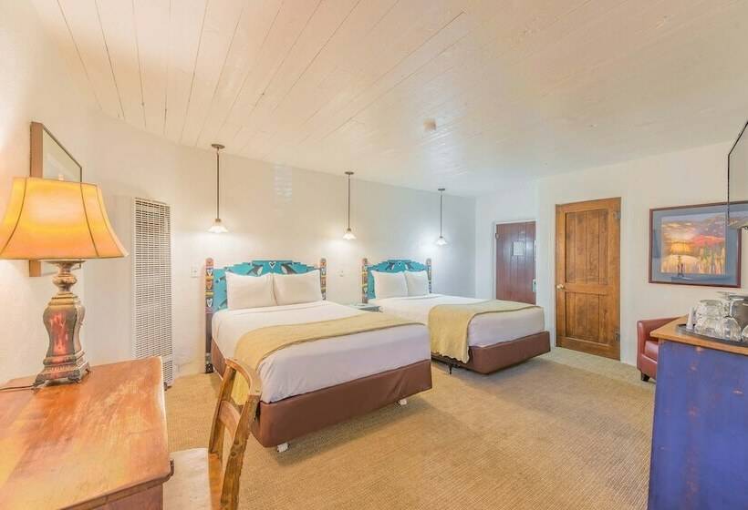 ホテル The Historic Taos Inn