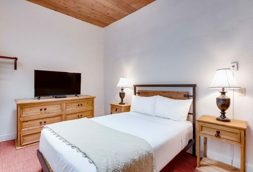 هتل The Historic Taos Inn