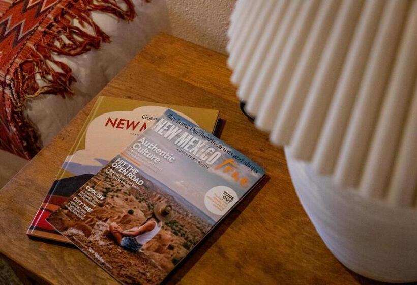 ホテル The Historic Taos Inn