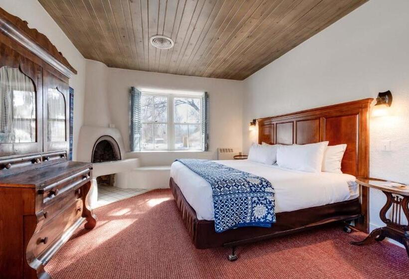 ホテル The Historic Taos Inn
