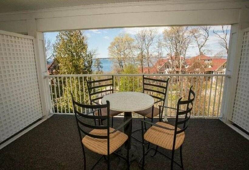 בית מלון כפרי The Inn At Stonecliffe