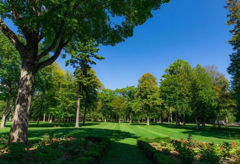 בית מלון כפרי The Inn At Stonecliffe