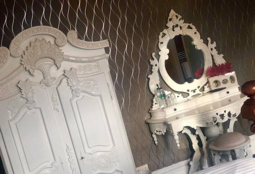 فندق The Lilly Restaurant With Rooms