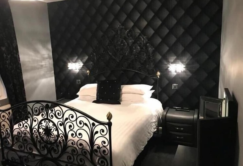 فندق The Lilly Restaurant With Rooms