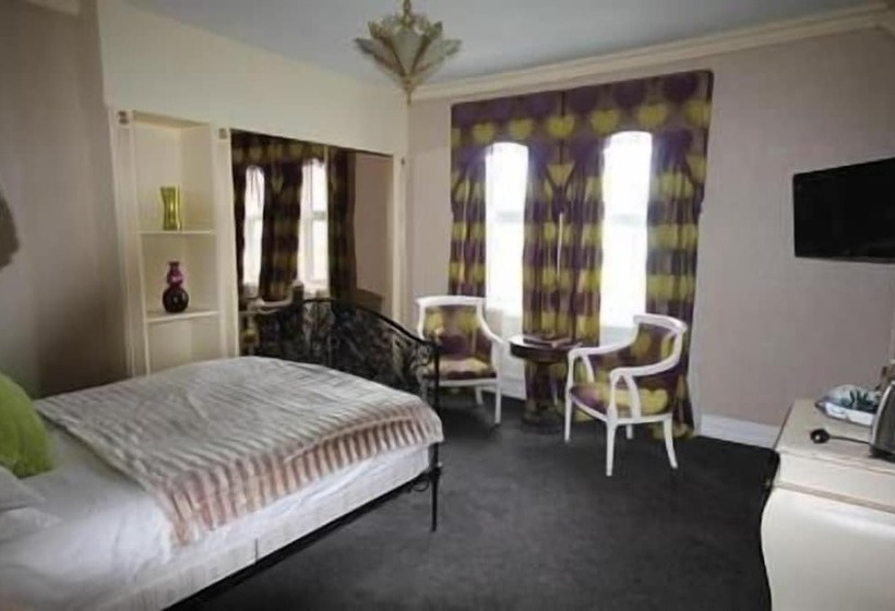 فندق The Lilly Restaurant With Rooms