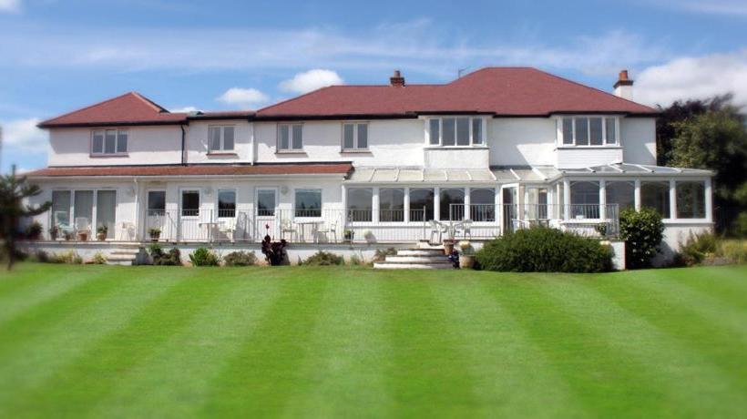 בית מלון כפרי The Long Range