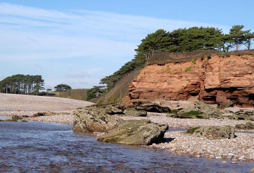 בית מלון כפרי The Long Range