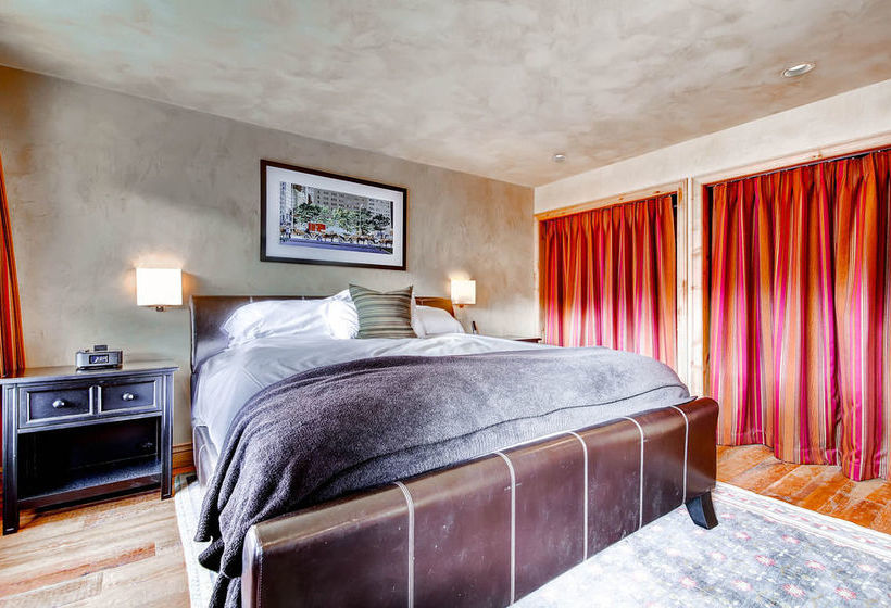 فندق The Meadows Townhomes