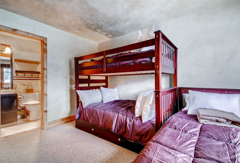 فندق The Meadows Townhomes