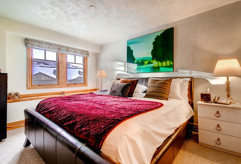 فندق The Meadows Townhomes