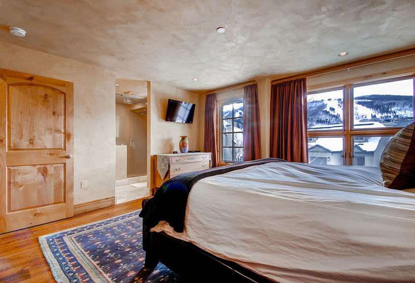 فندق The Meadows Townhomes