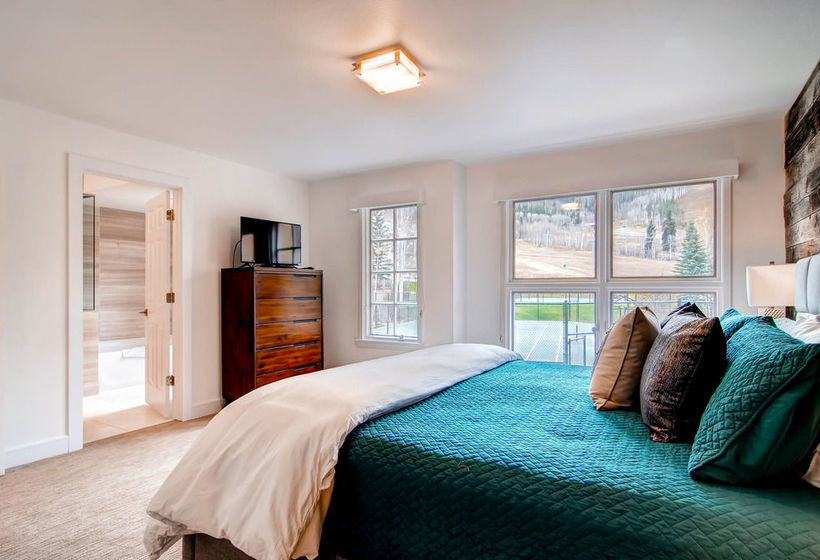 فندق The Meadows Townhomes