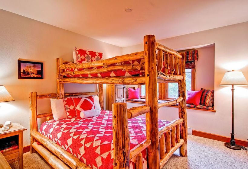 فندق The Meadows Townhomes