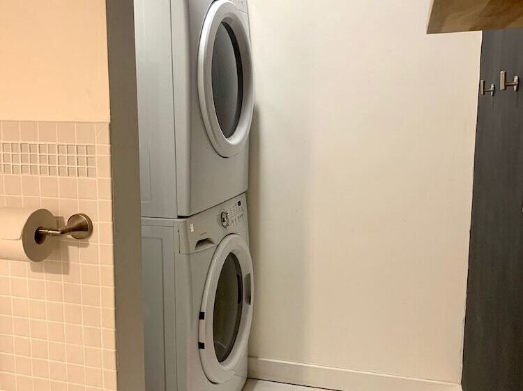 Отель The Nutmeg