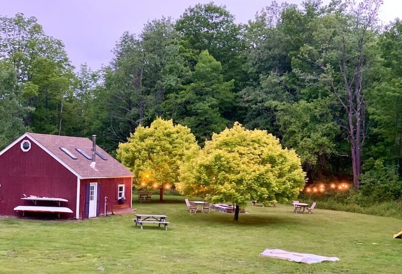 Отель The Nutmeg