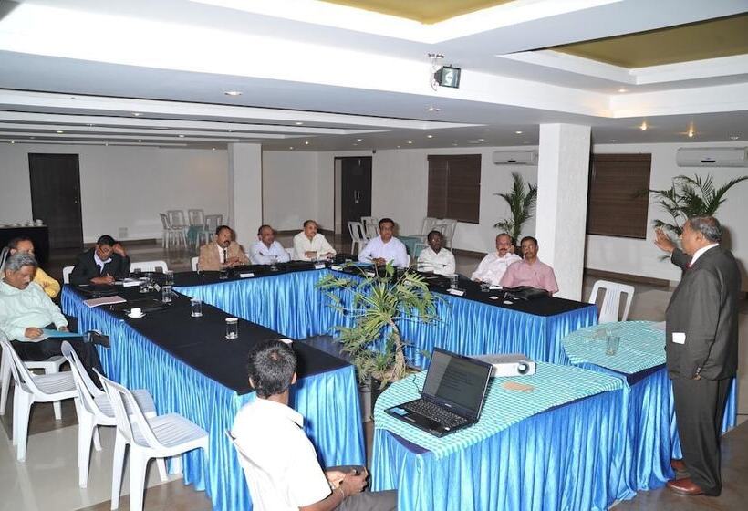 ホテル Viceroy Comforts, Mysore