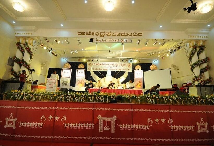 ホテル Viceroy Comforts, Mysore