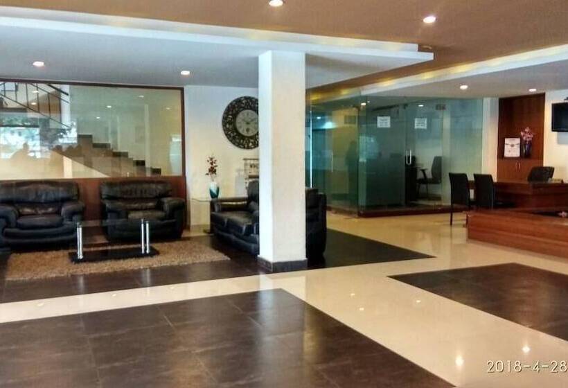 ホテル Viceroy Comforts, Mysore