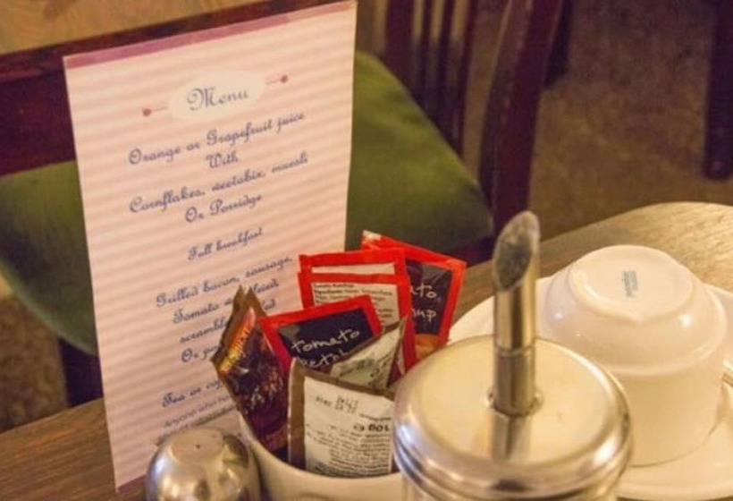 ホテル The Willow