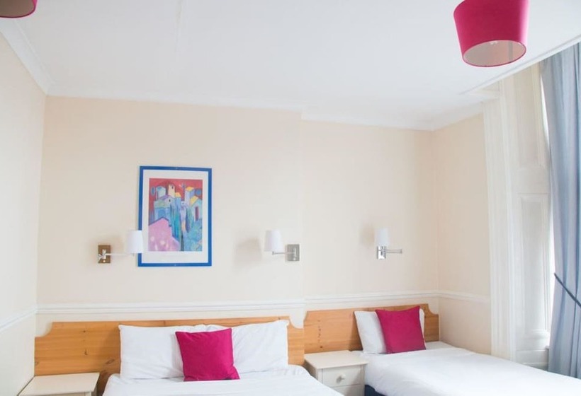 ホテル The Willow