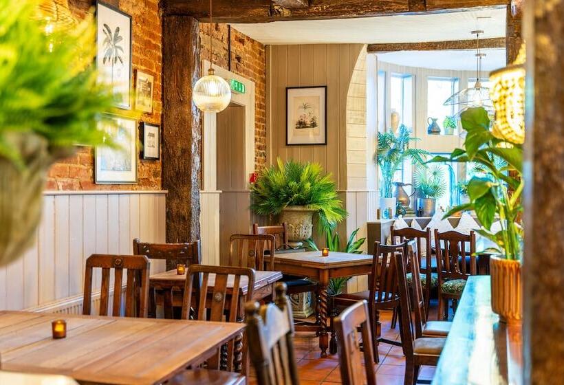 Отель Woolpack Inn