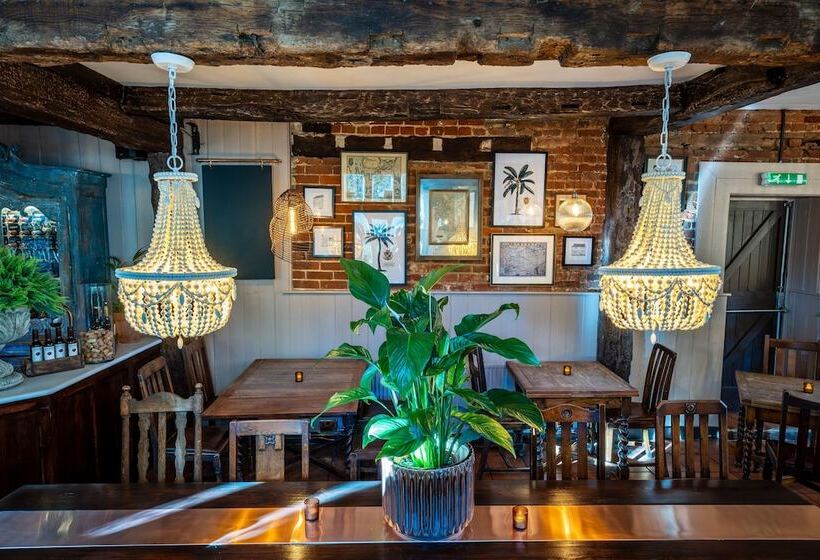 Отель Woolpack Inn