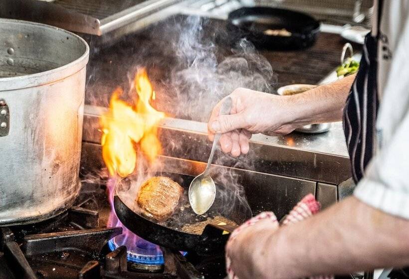 Отель Woolpack Inn