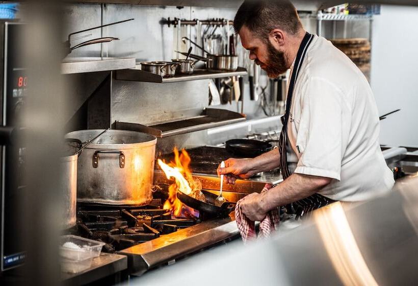 Отель Woolpack Inn