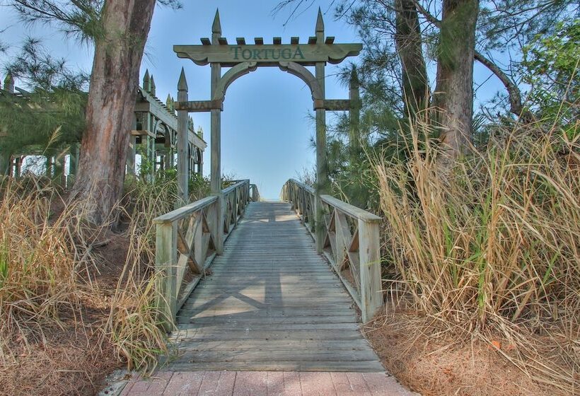 فندق Tortuga Inn Beach Resort