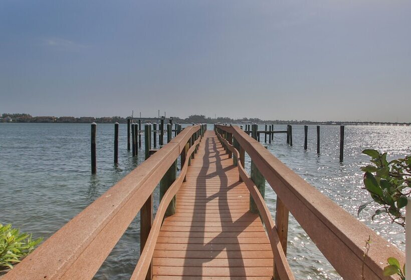 فندق Tortuga Inn Beach Resort