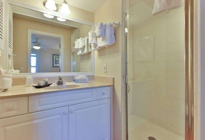 فندق Tortuga Inn Beach Resort