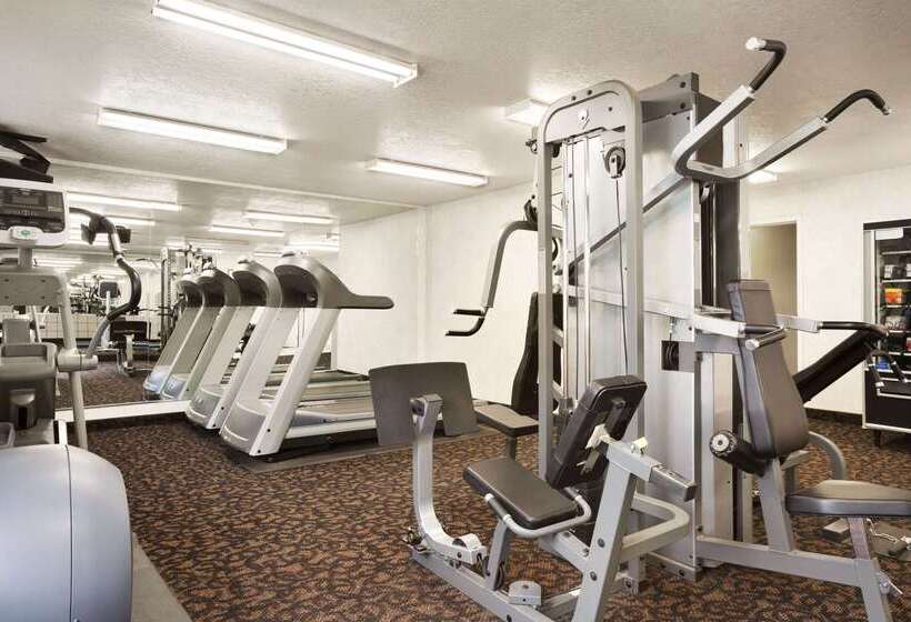 فندق Travelodge By Wyndham Vaughn