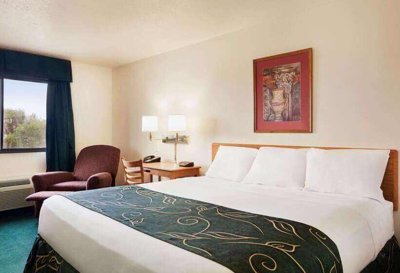 فندق Travelodge By Wyndham Vaughn