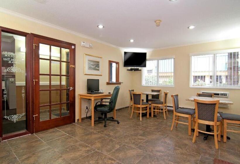 فندق Valley Inn Shakopee