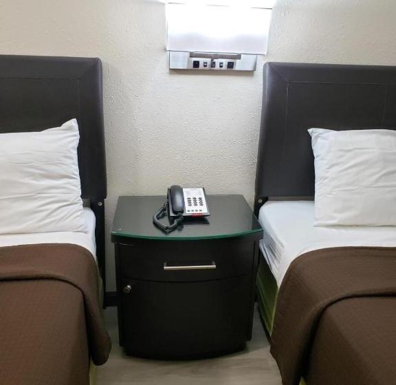 هتل Value Inn & Suites Salina