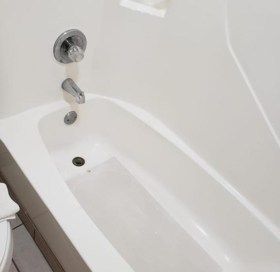 هتل Value Inn & Suites Salina