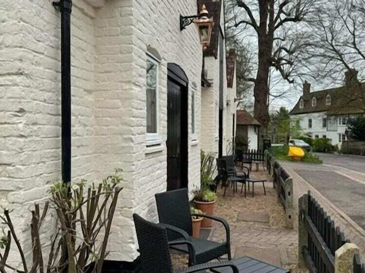 Отель Woolpack Inn